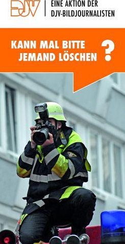 Der Deutsche Journalistenverband (DJV) verteilt auf der Photokina diese Flyer mit dem Titel "Kann mal bitte jemand löschen?". Grafik: DJV