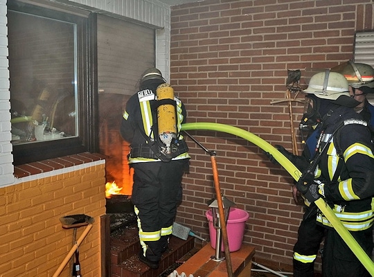 Explosion in einer Küche in Nordhorn: Ein 77-Jähriger elitt bei der Verpuffung schwere Verletzungen. Foto: Stephan Konjer Explosion in einer Küche in Nordhorn: Ein 77-Jähriger elitt bei der Verpuffung schwere Verletzungen. Foto: Stephan Konjer