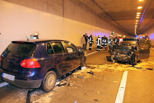 Ein Geisterfahrer starb bei dieser Frontalkollision auf der A94 bei Ampfing. Foto: fib/Eß