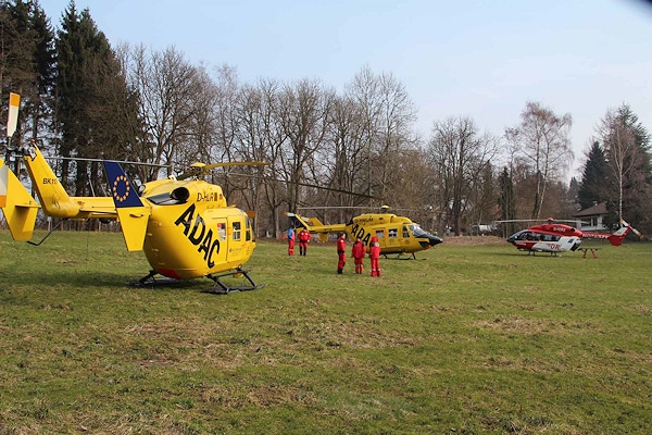 Tauchunfall im Starnberger See: drei Rettungshubschrauber sind am Ufer gelandet. Foto: Römmler
