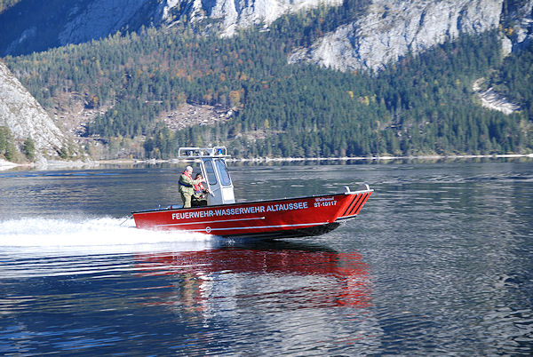 Die Norm "Boote für die Feuerwehr" DIN 14961 ist vom FNFW neu herausgegeben worden. Foto: Michael Rüffer