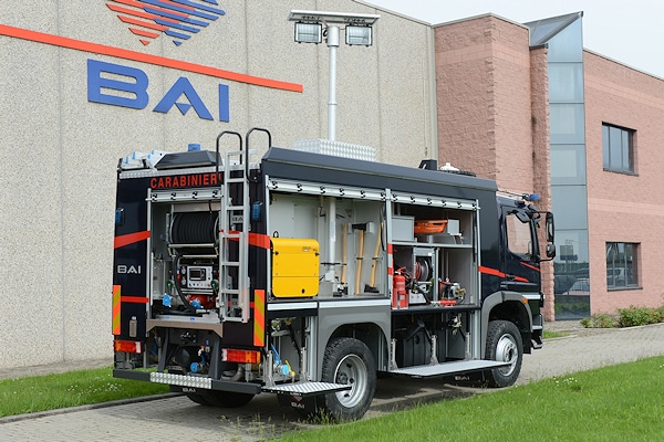 Im Heck des P-TLF befindet sich neben der Feuerlöschkreiselpumpe eine Schnellangriffseinrichtung mit 50 Meter formstabilem Schlauch auf einer elektrisch angetriebenen Haspel. Foto: BAI Sonderfahrzeuge