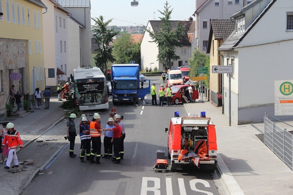 Schwerer Busunfall in Echterdingen. Foto: www.7aktuell.de/Christian Schlienz Schwerer Busunfall in Echterdingen. Foto: www.7aktuell.de/Christian Schlienz