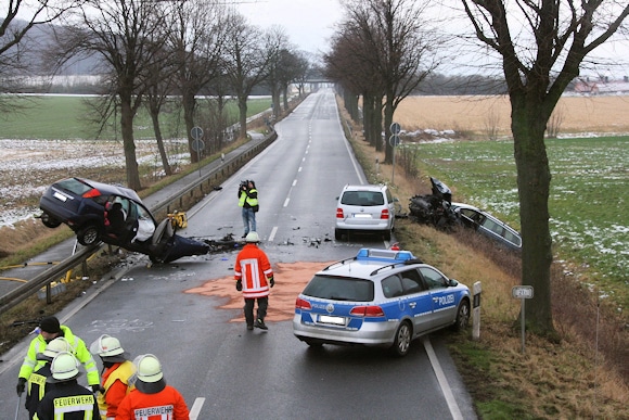 Übersicht der Unfallstelle auf der B 3 bei Schulenburg. Foto: Brüggemann/Feuerwehr