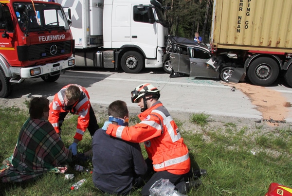 Unfall auf der Autobahn A 24 bei Gudow. Foto: Timo Jann