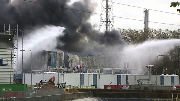 101115_Grossbrand-Chemiefabrik-Niederlande
