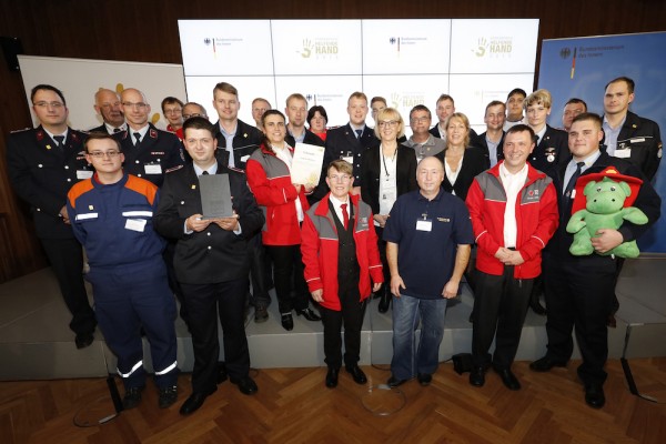 151207_jugendrotkreuz_jugendfeuerwehr_kyffhaeuserkreis_thw_sondershausen_gewinner_publikumspreis_klein