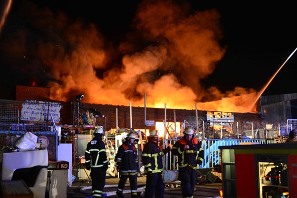 Der Einsatz gestaltete sich durch die örtlichen Gegebenheiten schwierig. Foto: Lars Ebner