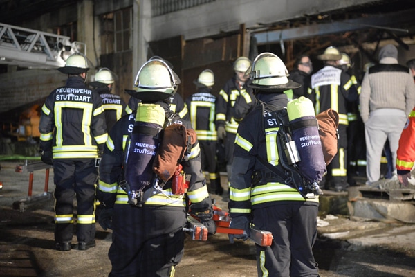 Die leblose Führungskraft musste reanimiert werden. Foto: SDMG / Werner