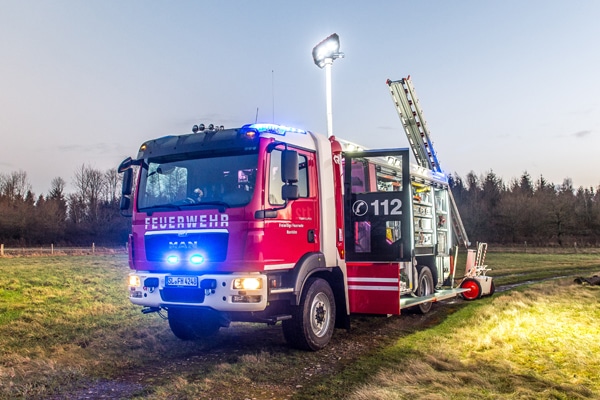 HLF_20_Einsatzfahrzeug_Feuerwehr_Fahrzeug