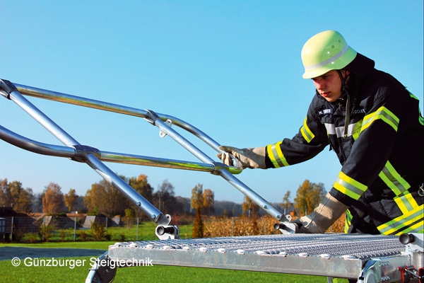 Feuerwehr_Rettungsplattform_Einsatz_Beschaffung_Tipps_III