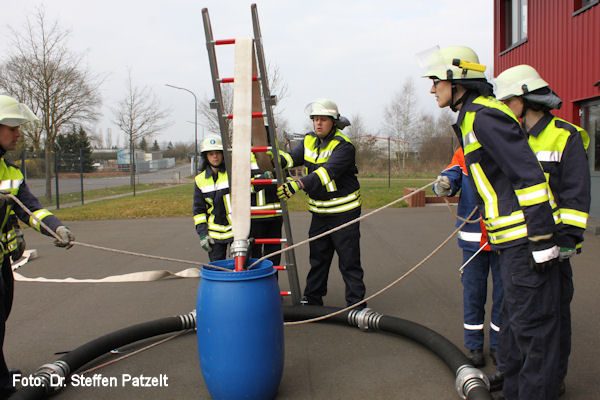 Feuerwehr_Uebung_Teamwork_04