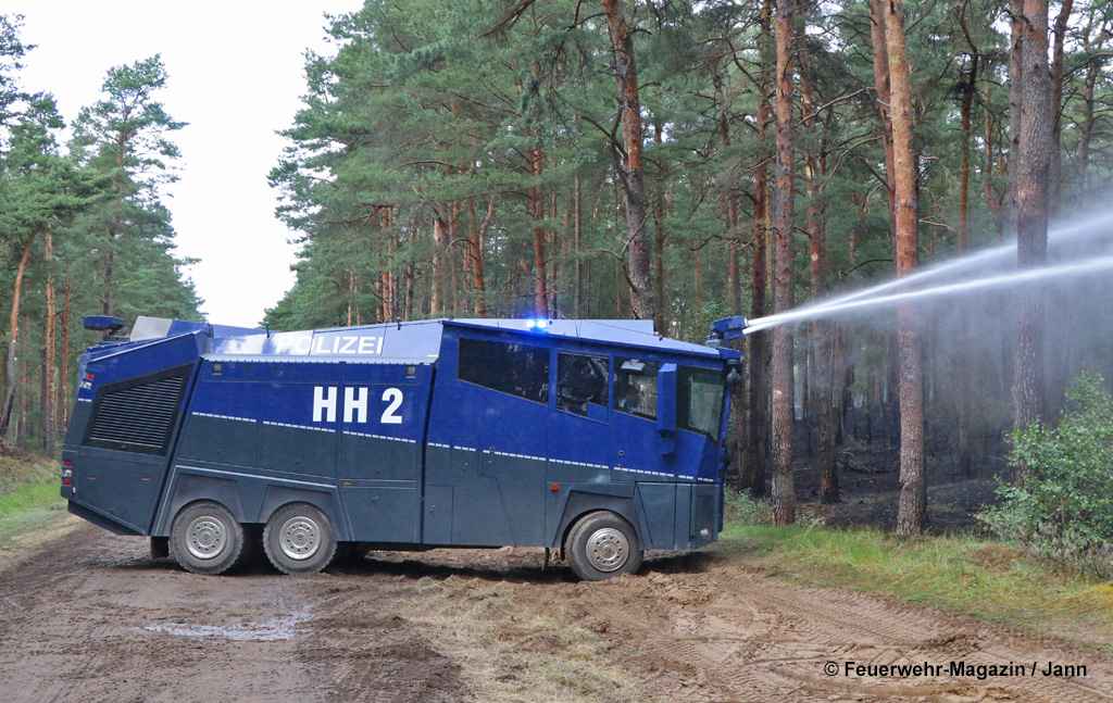 Wasserwerfer Rosenbauer Polizei Amtshilfe